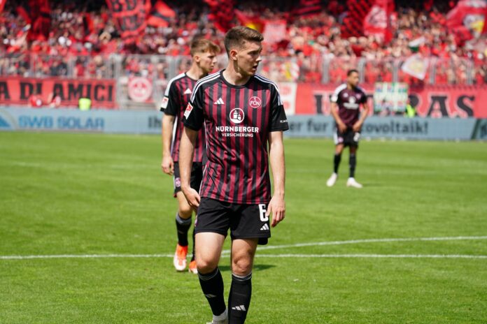 Florian Flick 1. FC Nürnberg CLUBFOKUS Stammspieler Transfers Neuzugänge Mittelfeld