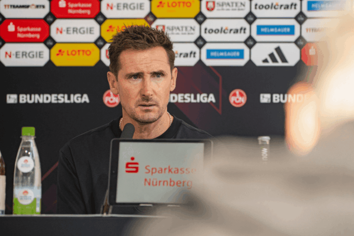 1. FC Nürnberg FCN News CLUBFOKUS Trainer Miroslav Klose Druck Düsseldorf